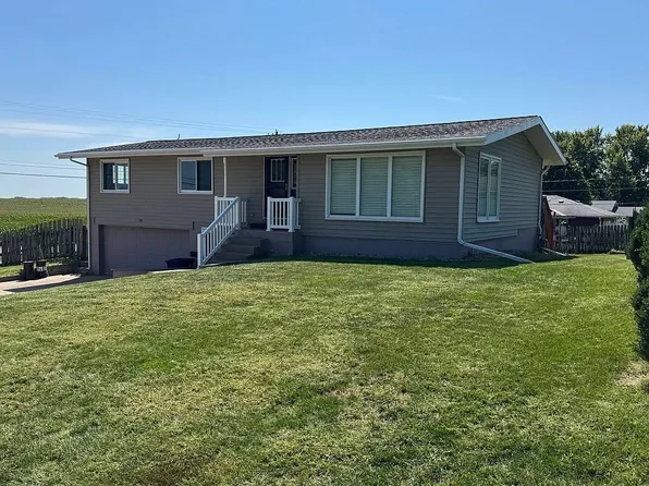 101 Fairview Dr, Madison, NE 68748
