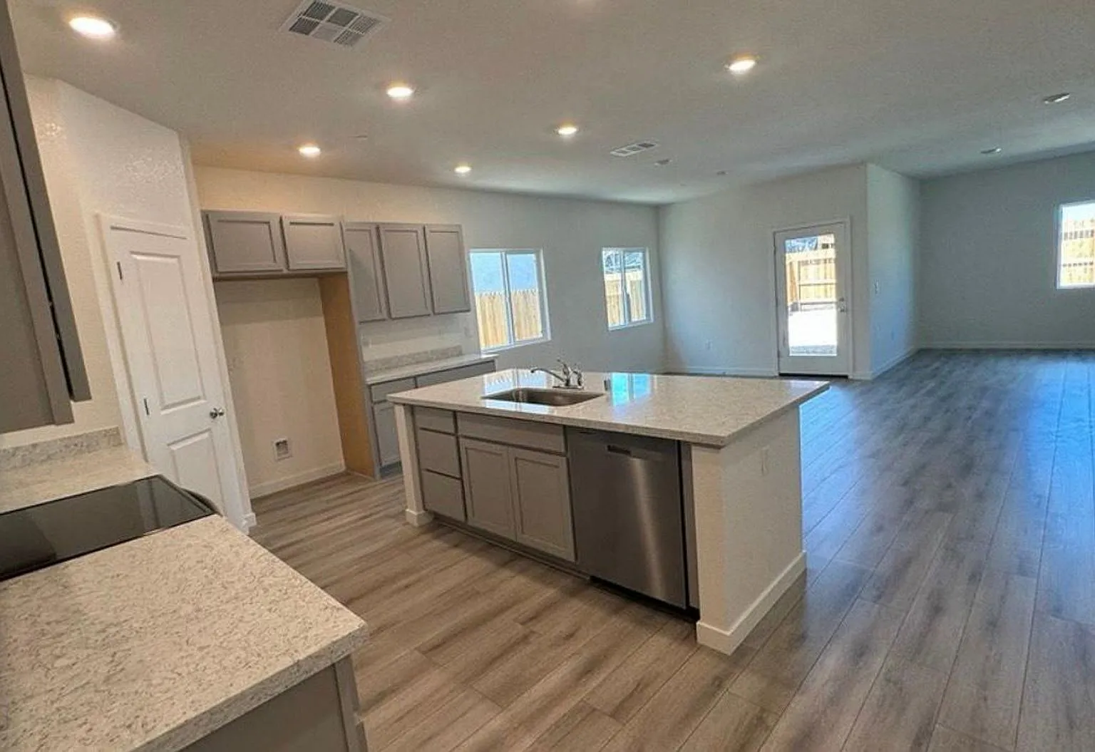 Brand New (Solar) 4/2 W/Massive Backyard Roseville! *Please Read Entire Ad For Viewings!! — Photo 3