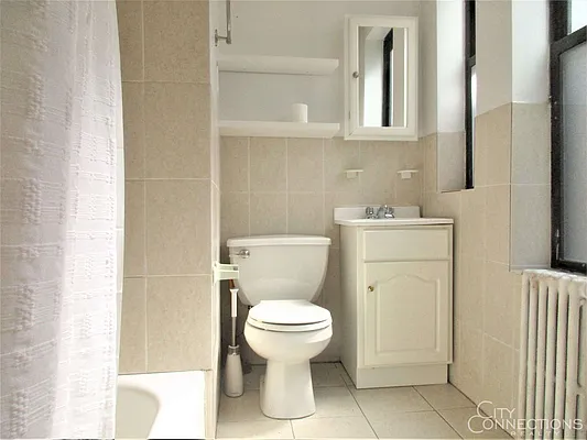 Rented by City Connections Realty | media 19