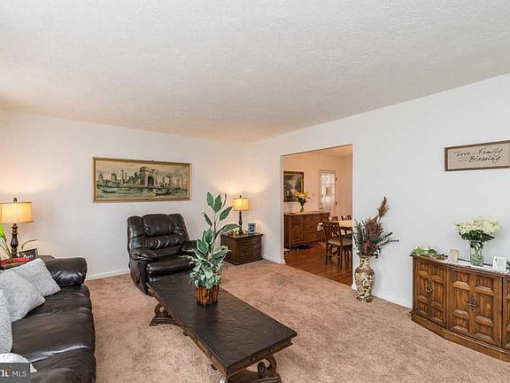 5th image of 9338 Clifford Dr