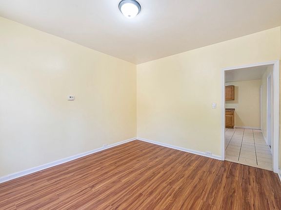 2nd image of 471 E 26th St APT 1
