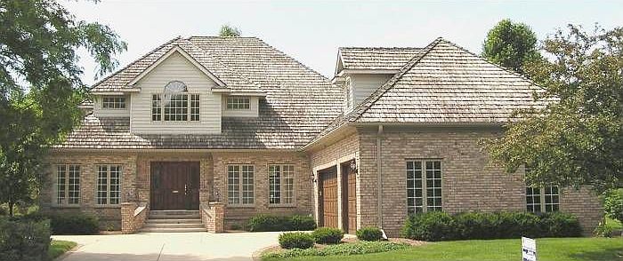 1st image of 2567 Parkwood Dr