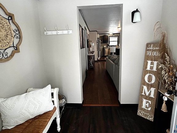 3rd image of 608 S Conklin Ave