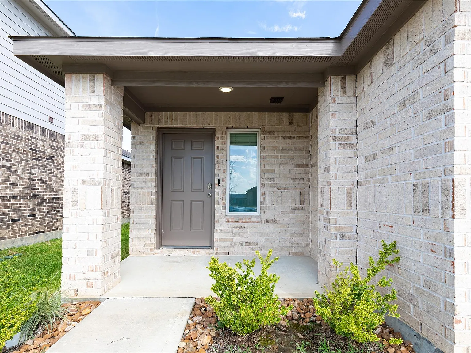 3 bed, 2.0 bath, 1462 sqft, $1,950 — Photo 4