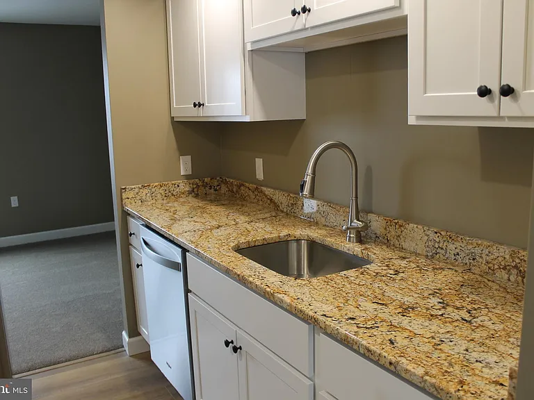 2620 Mountain Ln — Photo 7