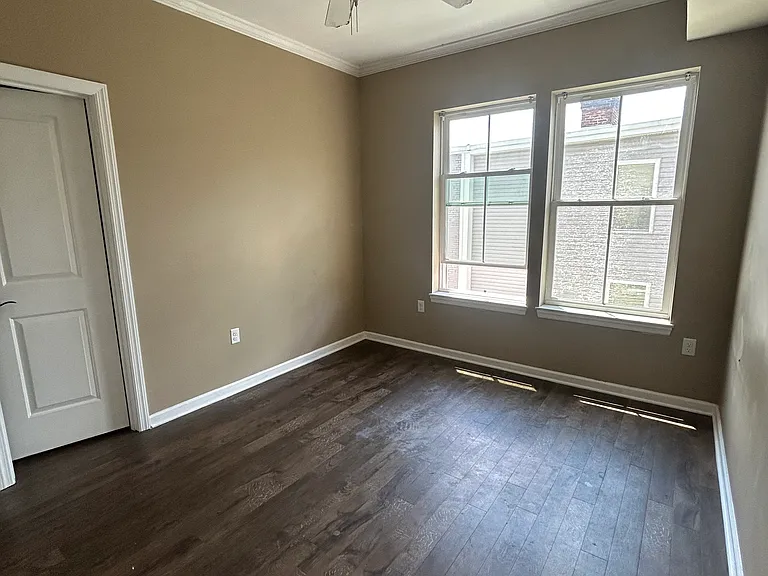 516 N Saint Clair St #301 — Photo 5