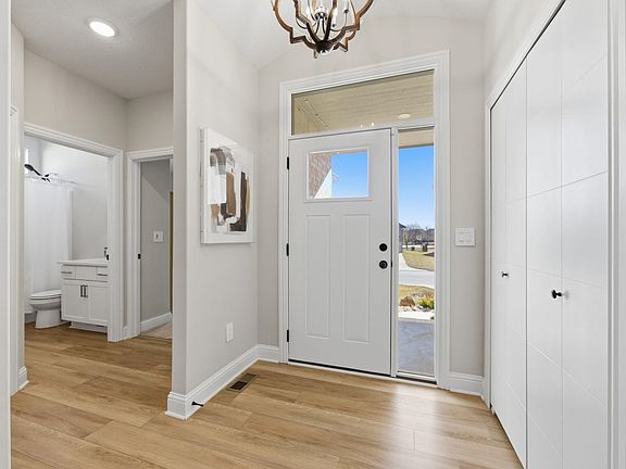 4th image of 4961 N Emerald Ct