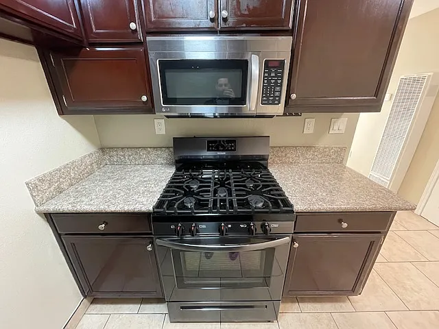 1333 W Stoneridge Ct #4 — Photo 7