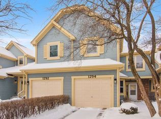 1294 Tennyson Ln #204, Naperville, IL 60540