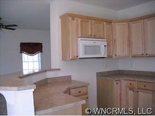 5th image of 491 Riverwind Dr