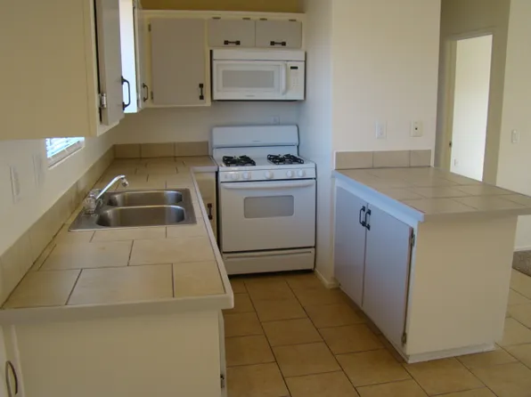 12456 Central Rd, Apple Valley, CA 92308