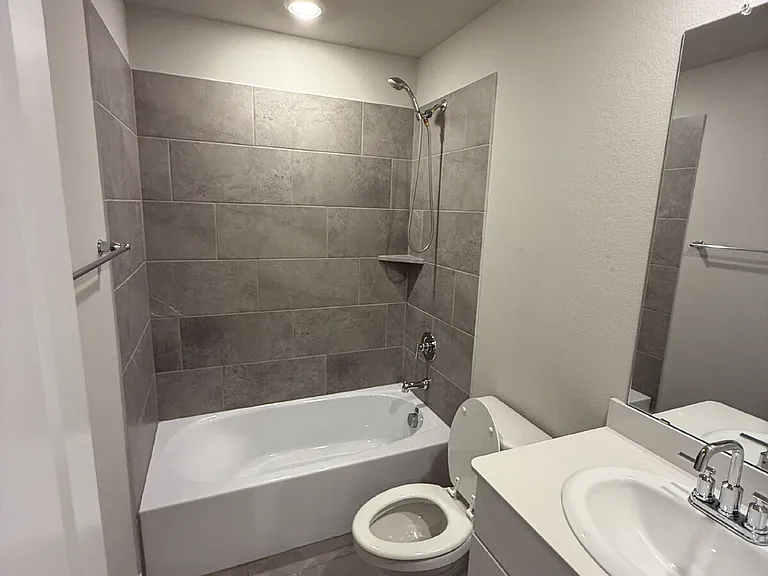 702 Williams Way — Photo 16
