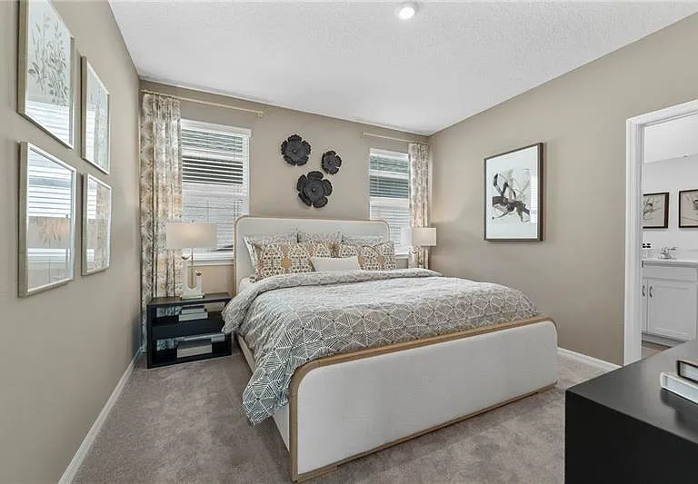 628 Devon Aly — Photo 6