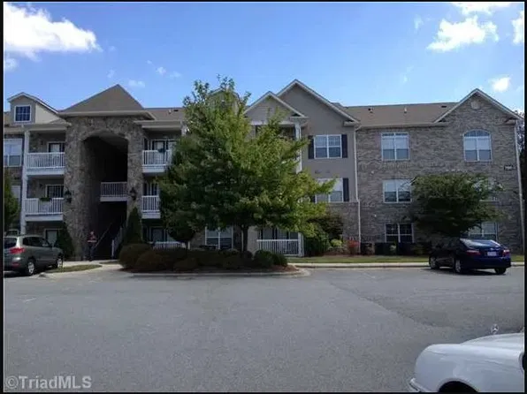 7100 W Friendly Ave Unit 109, Greensboro, NC 27410
