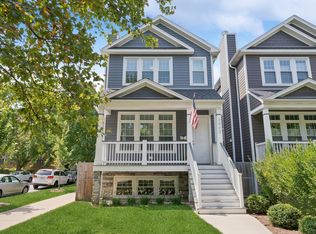 3900 N Kedvale Ave, Chicago, IL