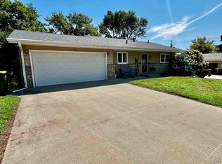 2930 S Cypress St, Sioux City, IA 51106