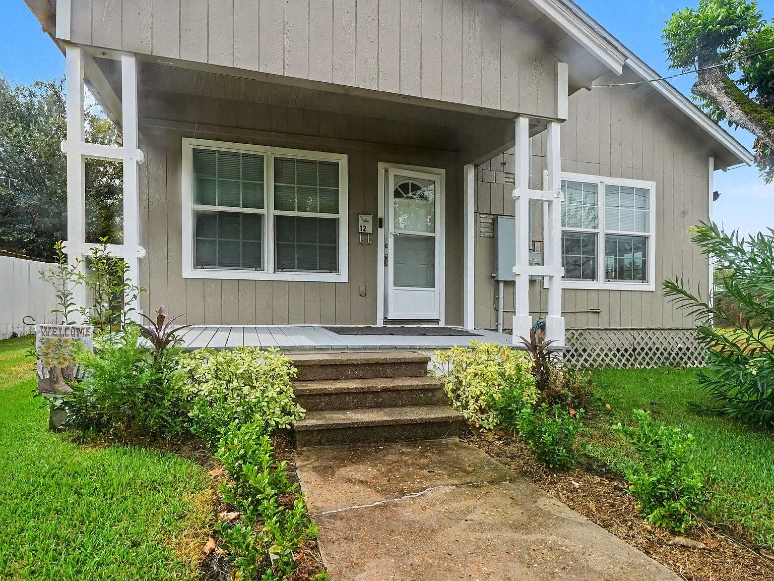 2 bed, 1.0 bath, 1078 sqft, $1,450 — Photo 2