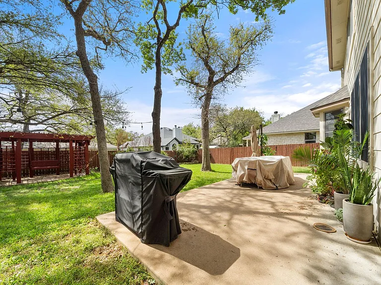 1512 Amelia Dr — Photo 30