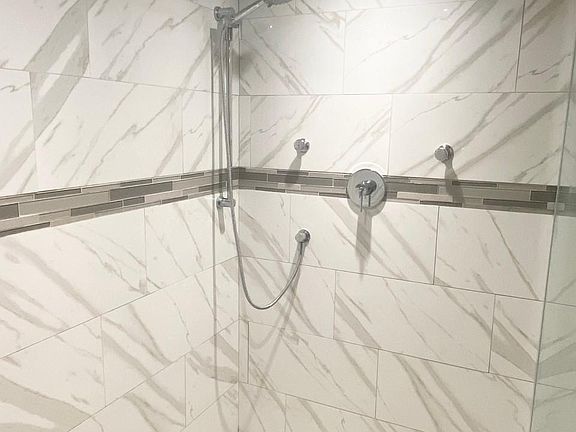 4th image of 380 Pelissier St #1306