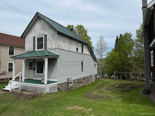 310 W Calverley Ave, Houghton, MI 49931