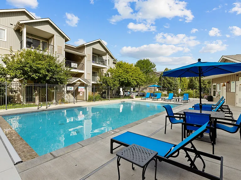 Island View Apartments — Photo 12