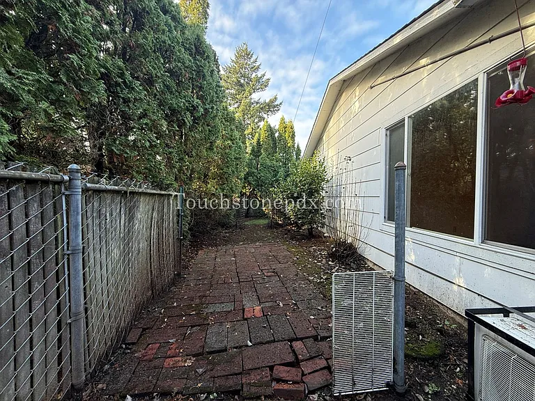 1411 SE 130th Ave — Photo 24
