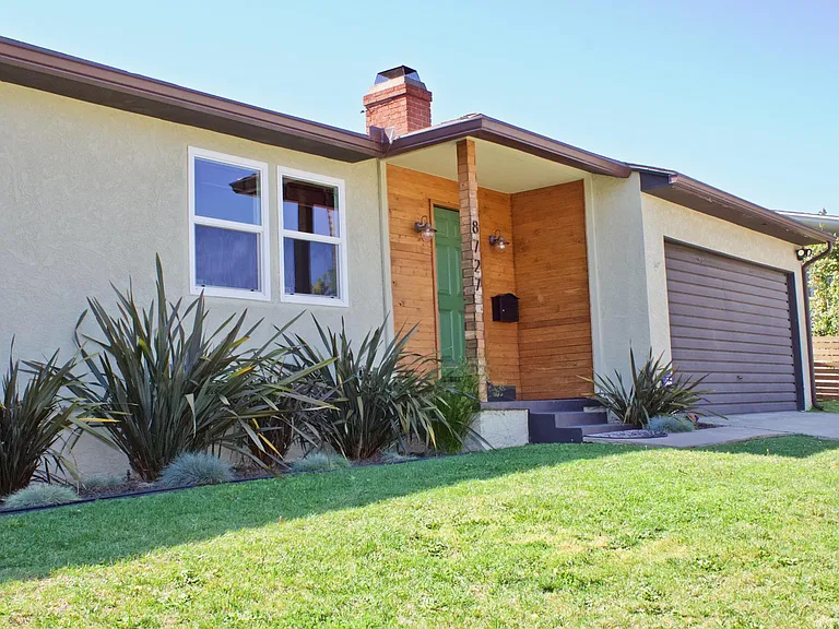 8727 Glider Ave — Photo 3