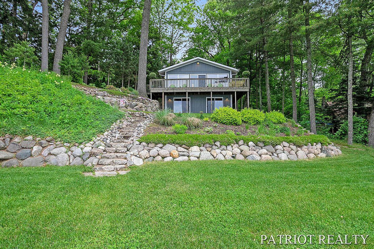 8688 Vanderstel Dr, Newaygo, MI 49337 Zillow