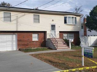 51 Roosevelt Ave, Islip, NY 11751