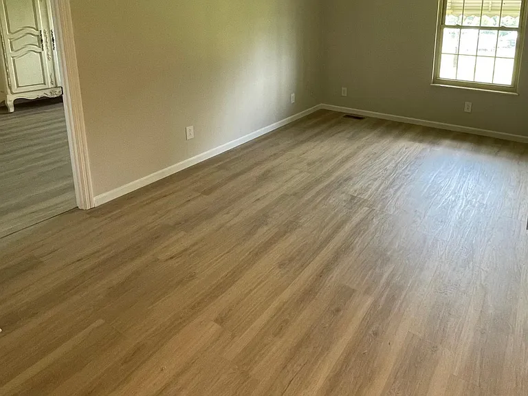 6325 Dunlap Dr — Photo 4