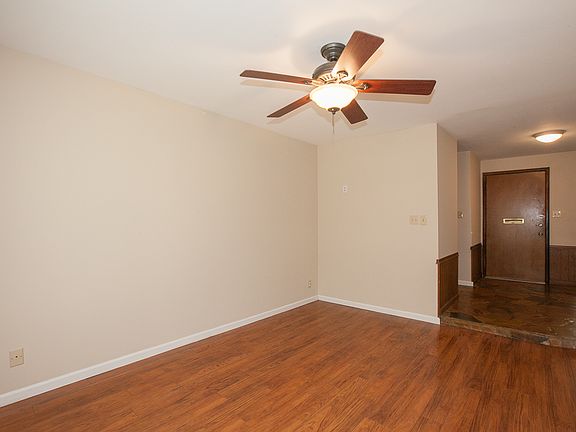 Unique tiled entry way