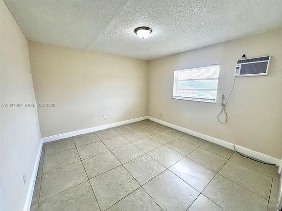 3rd image of 685 NE 85th St APT 9