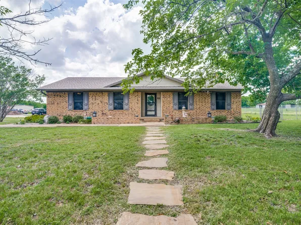 805 Paul Wilson Rd, Saint Paul, TX 75098