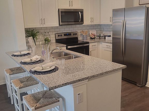 5th image of 27749 York Harbor Pl