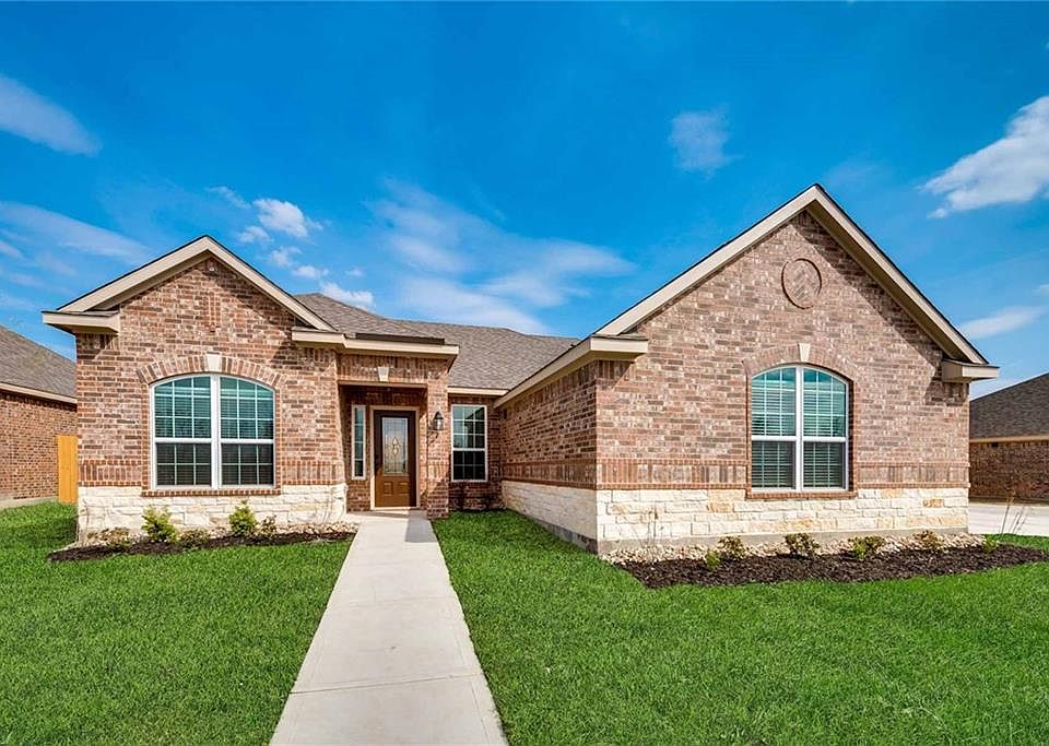 1st image of 606 Roaring Springs Dr