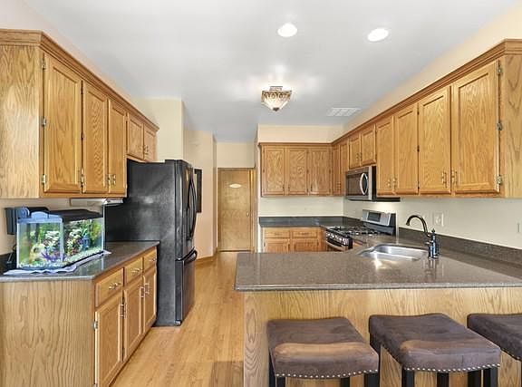 4th image of 16757 Summercrest Ave
