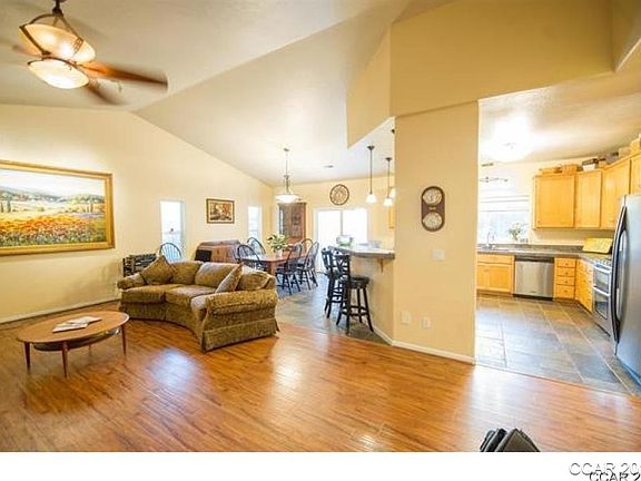 4th image of 364 Barretta St #12