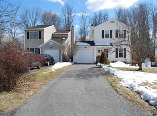 6 Cooks Ct, Waterford, NY 12188