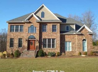23 Maggie Ln, Shelton, CT 06484