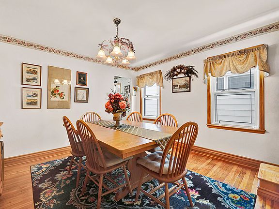 3rd image of 1911 E 37th St