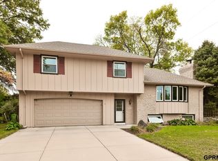 12311 Hickory Rd, Omaha, NE 68144