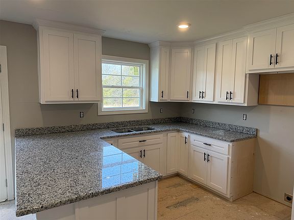 5th image of 111 Ralph A Young Rd