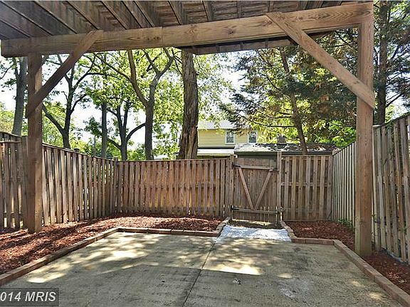 5th image of 322 Lynn Manor Dr