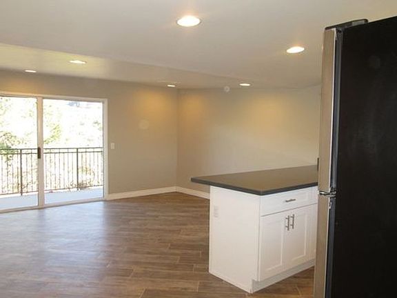 5th image of 150 Sombart Ln #206
