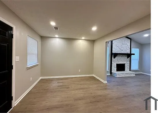 343 Martin Dr — Photo 6