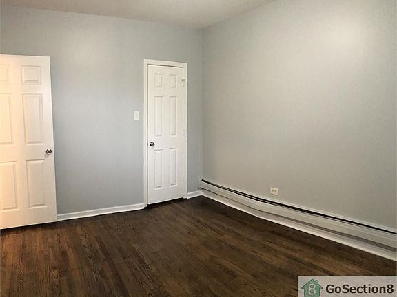 3rd image of 7024 S Paxton Ave APT 3B