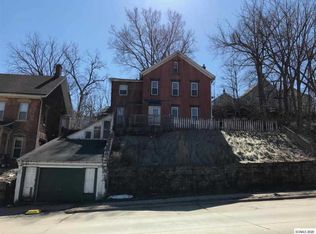 472 Loras Blvd, Dubuque, IA 52001