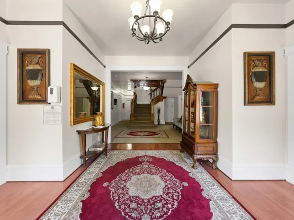 295 E San Fernando St APT 2, San Jose, CA 95112