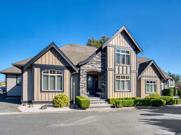 2368 Bedford Pl, Abbotsford, BC V2T 4A4