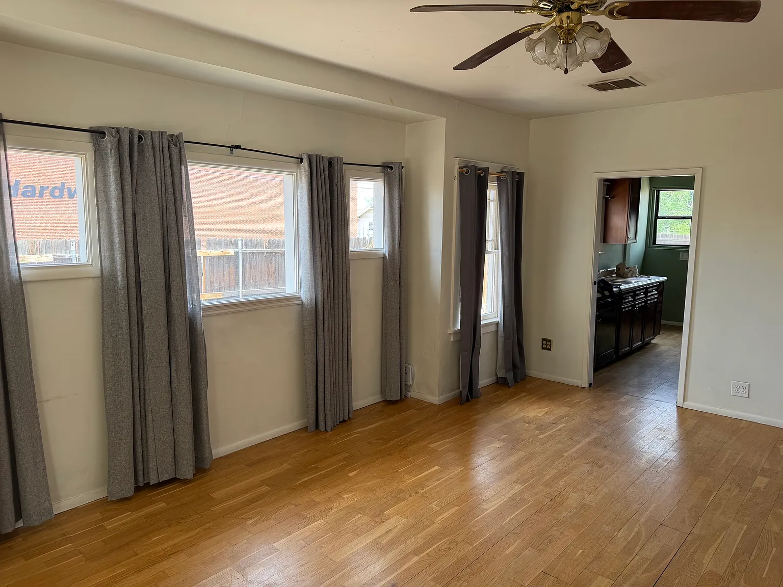 2 bed, 1070 sqft, $1,475 — Photo 2